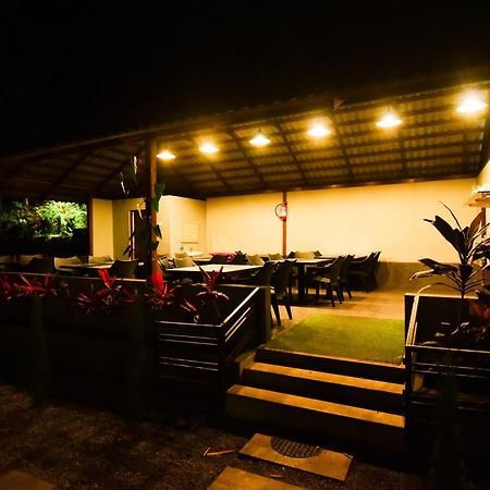 The Mountain Shades Resort マディケーリ エクステリア 写真