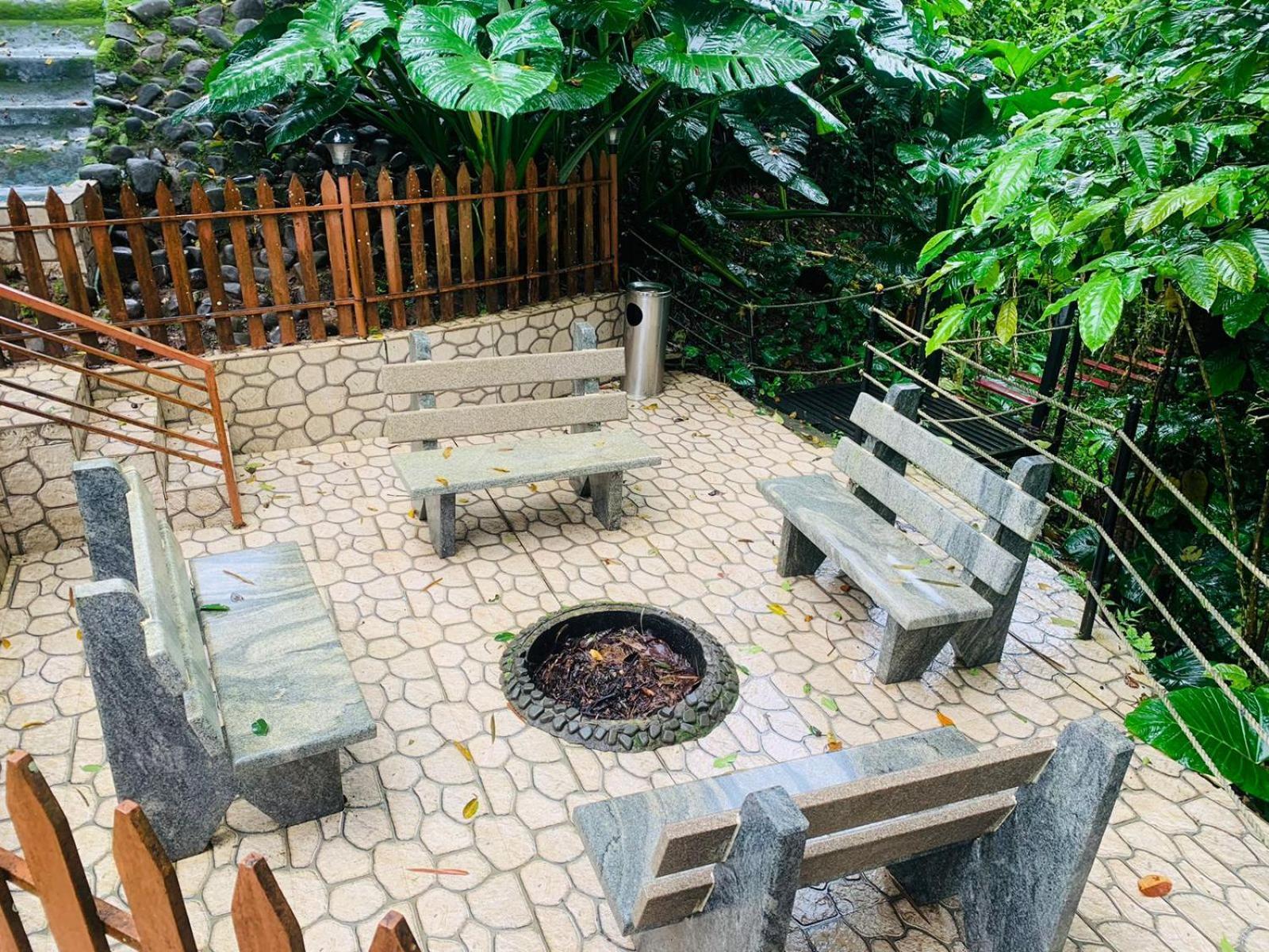 The Mountain Shades Resort マディケーリ エクステリア 写真