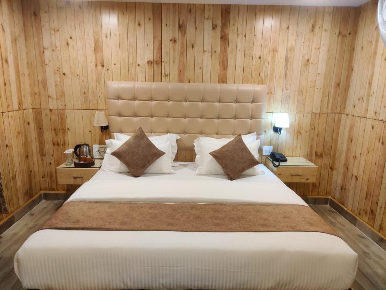 The Mountain Shades Resort マディケーリ エクステリア 写真