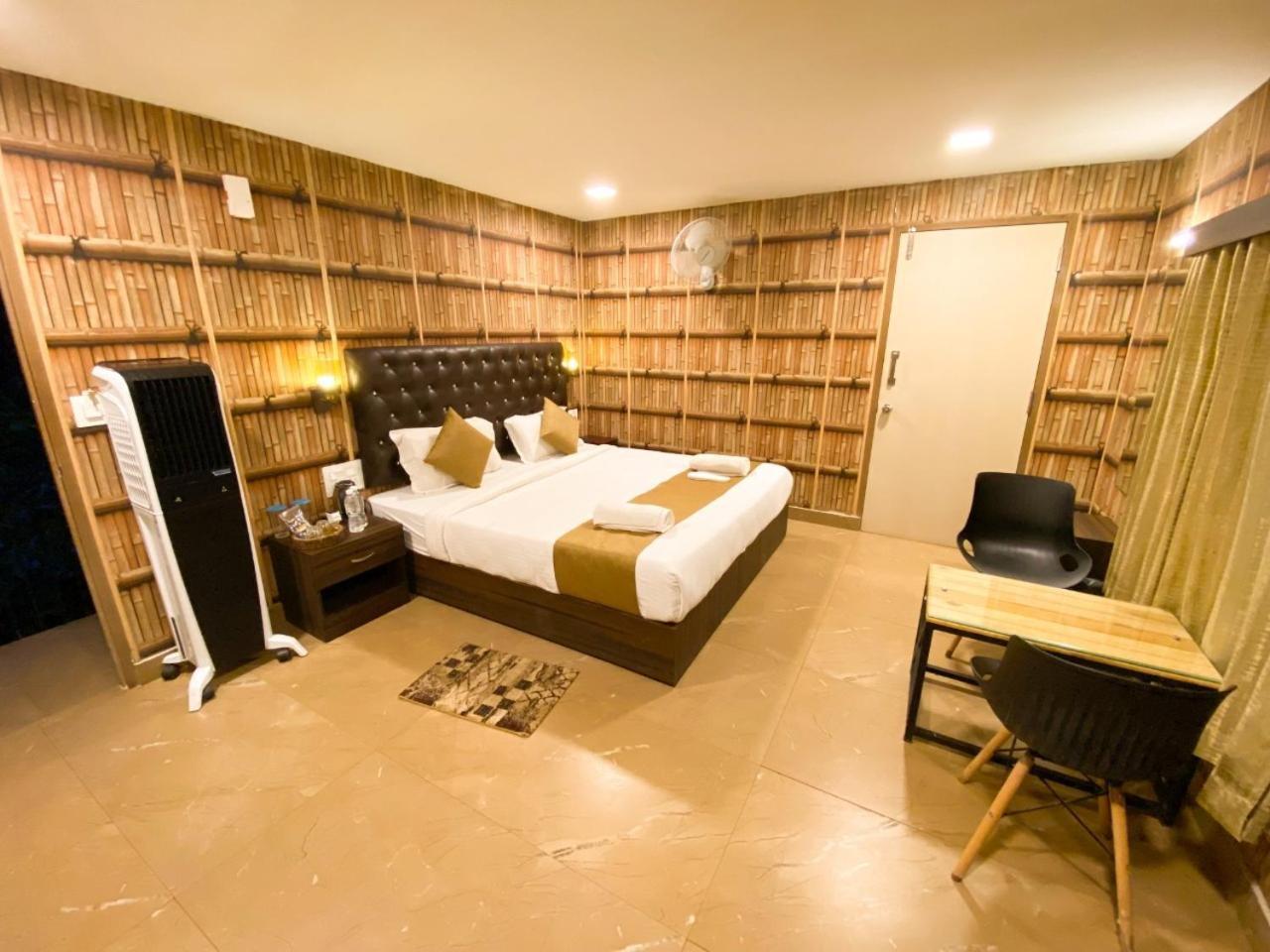 The Mountain Shades Resort マディケーリ エクステリア 写真
