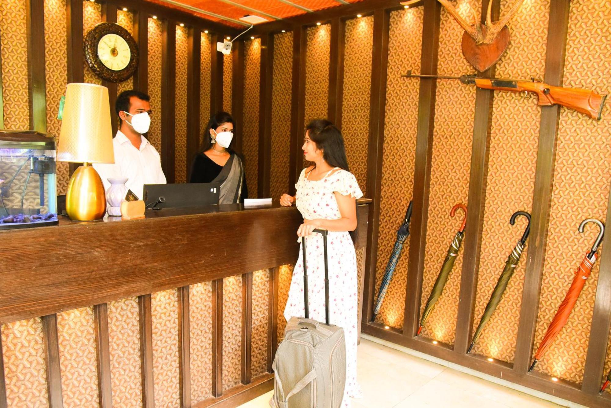 The Mountain Shades Resort マディケーリ エクステリア 写真