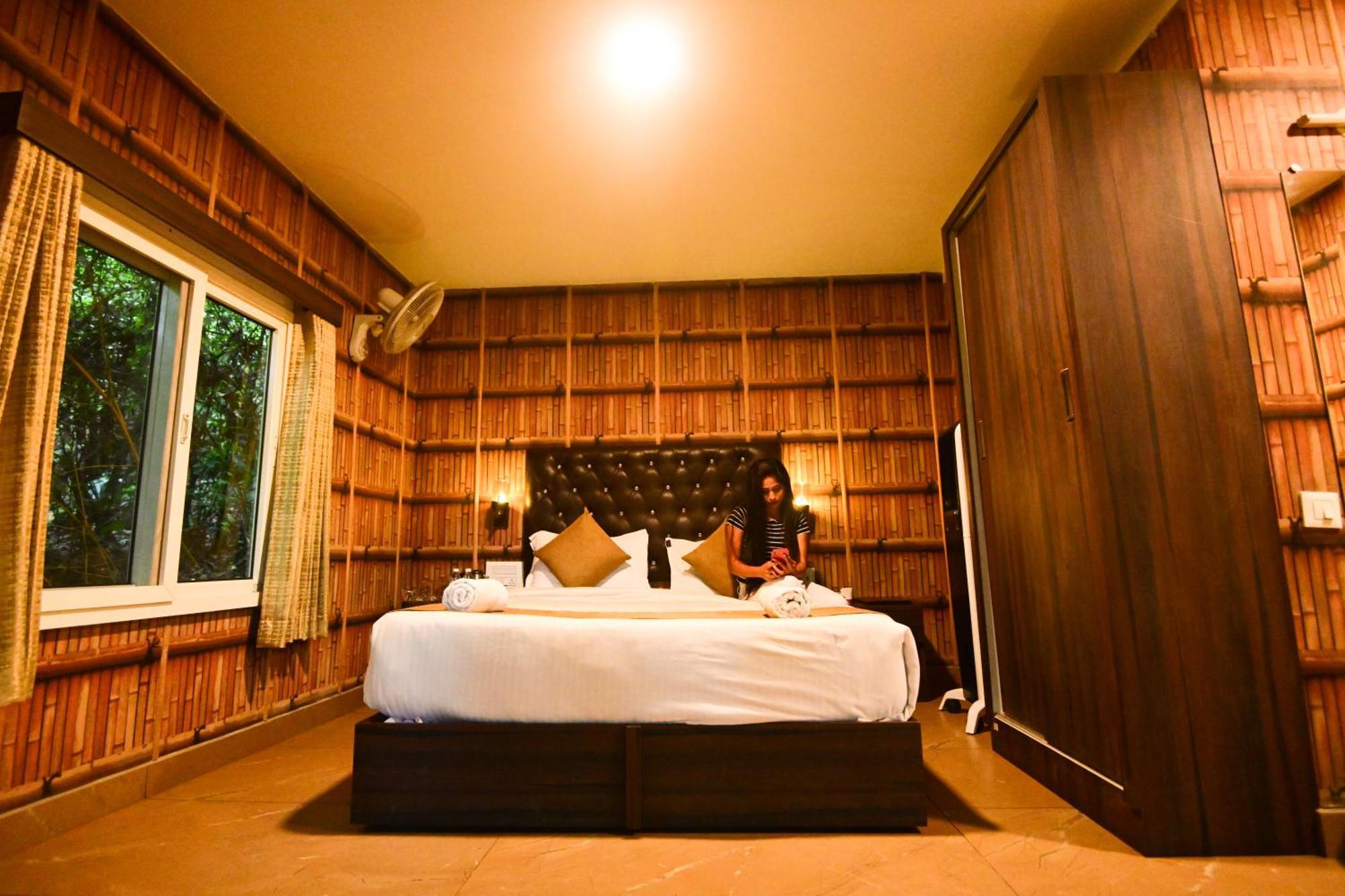 The Mountain Shades Resort マディケーリ エクステリア 写真